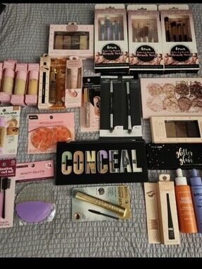 CONCEAL Makeup Palette - Multi-Color Correcting Concealer Set